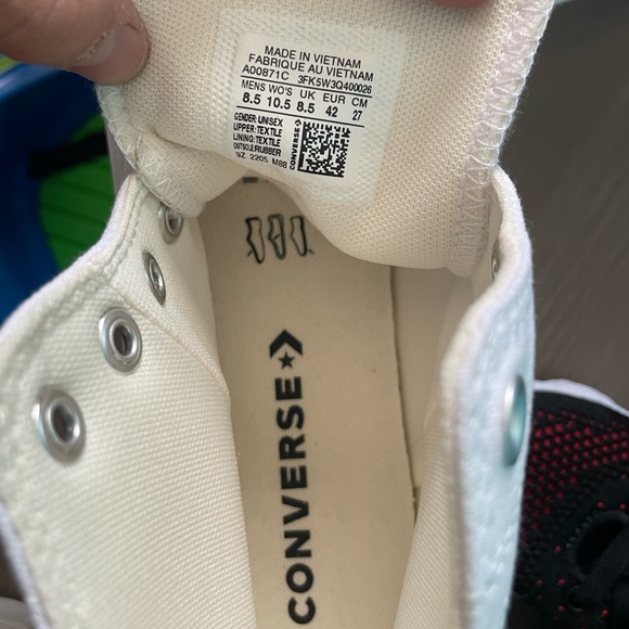 White mens converse high tops, size 8.5. - Picture 2 of 3